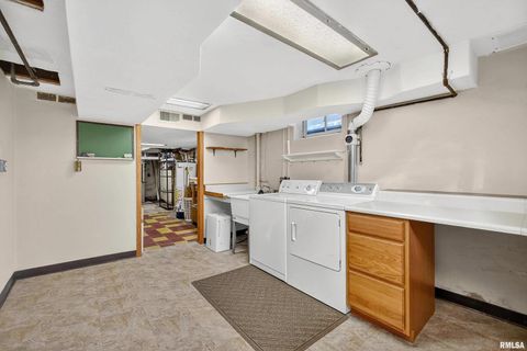 Tiny photo for 1228 COFFELT Avenue, Bettendorf, IA 52722 (MLS # QC4269259)