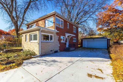 Tiny photo for 1228 COFFELT Avenue, Bettendorf, IA 52722 (MLS # QC4269259)