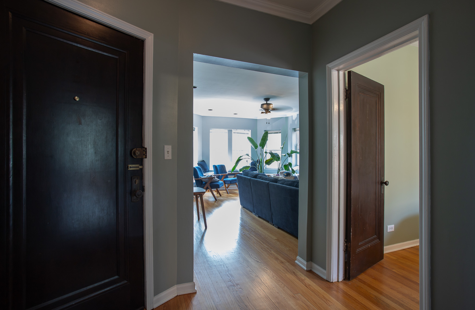 2048 W Fargo Avenue 3W