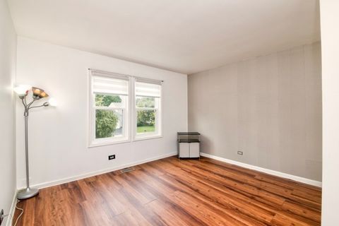 Tiny photo for 688 Equestrian Drive, Wheeling, IL 60090 (MLS # 12452283)