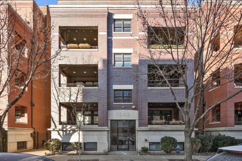 1242 W Jackson Boulevard 2W Chicago IL 60607