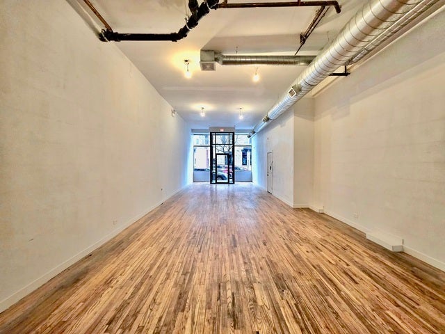 1102 W 18TH Street