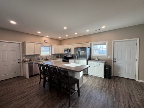 Tiny photo for 15 E 1st Street, Milledgeville, IL 61051 (MLS # 12603703)