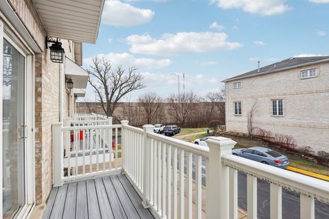 Tiny photo for 183 N EAST RIVER Road #C5, Des Plaines, IL 60016 (MLS # 12537628)