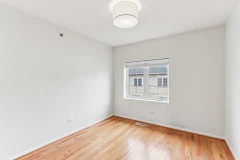 Tiny photo for 183 N EAST RIVER Road #C5, Des Plaines, IL 60016 (MLS # 12537628)