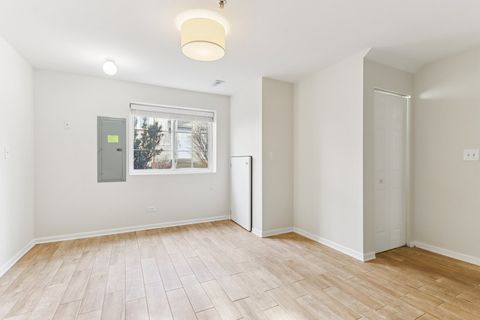 Tiny photo for 183 N EAST RIVER Road #C5, Des Plaines, IL 60016 (MLS # 12537628)