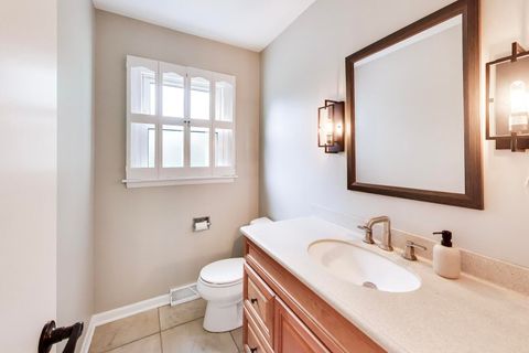 Tiny photo for 1207 W Thomas Street, Arlington Heights, IL 60004 (MLS # 12704335)