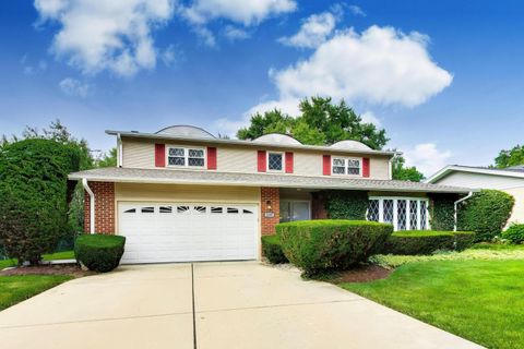 Photo of 1207 W Thomas Street, Arlington Heights, IL 60004 (MLS # 12704335)