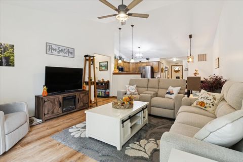 Tiny photo for 1204 Glen Mor Drive #B, Shorewood, IL 60404 (MLS # 12490040)