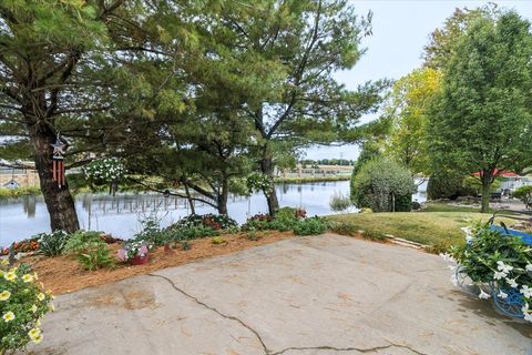 Tiny photo for 1204 Glen Mor Drive #B, Shorewood, IL 60404 (MLS # 12490040)
