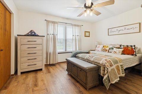 Tiny photo for 1204 Glen Mor Drive #B, Shorewood, IL 60404 (MLS # 12490040)