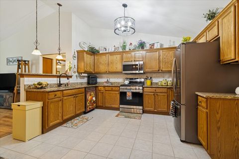 Tiny photo for 1204 Glen Mor Drive #B, Shorewood, IL 60404 (MLS # 12490040)