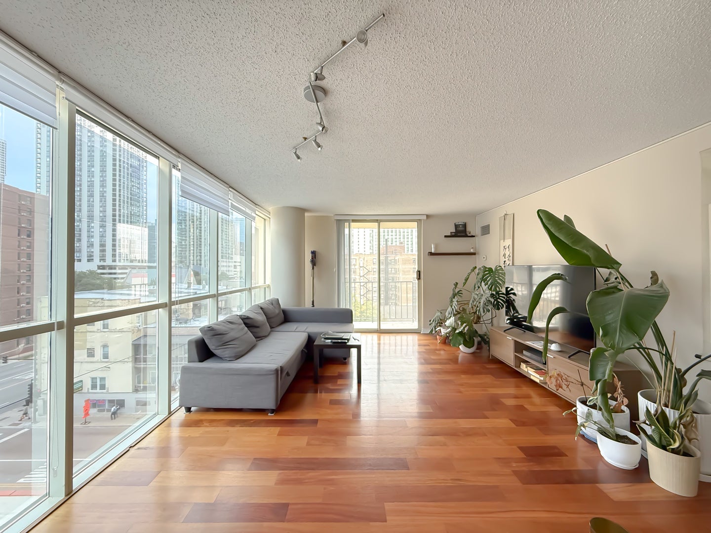 1212 N LaSalle Street 601