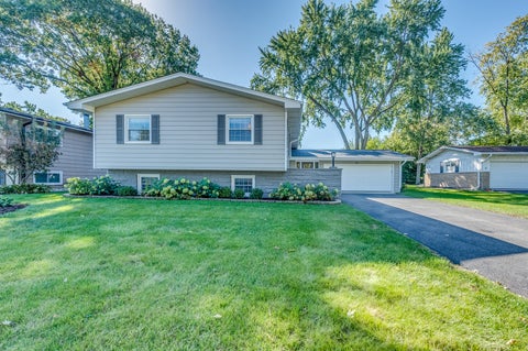 Photo of 631 Smith Road, Lisle, IL 60532 (MLS # 12760310)