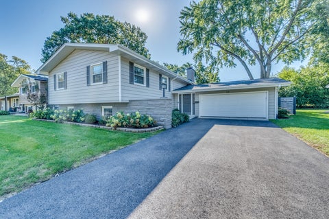 Tiny photo for 631 Smith Road, Lisle, IL 60532 (MLS # 12760310)