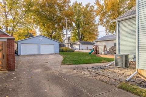 Tiny photo for 609 N Jackson Street, Clinton, IL 61727 (MLS # 12515576)