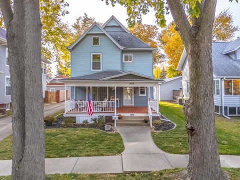 Tiny photo for 609 N Jackson Street, Clinton, IL 61727 (MLS # 12515576)