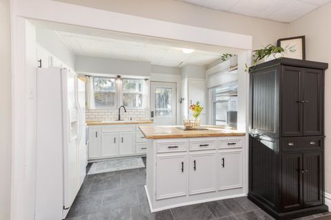 Tiny photo for 609 N Jackson Street, Clinton, IL 61727 (MLS # 12515576)