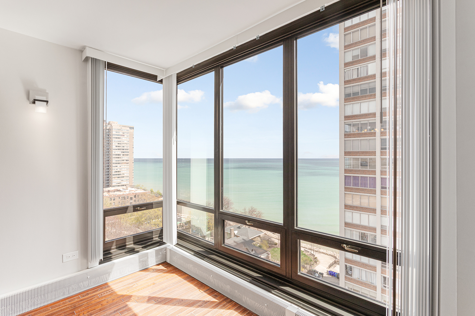 6166 N Sheridan Road 14F