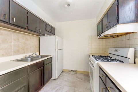 Tiny photo for 1370 Fargo Avenue #E, Des Plaines, IL 60018 (MLS # 12607901)