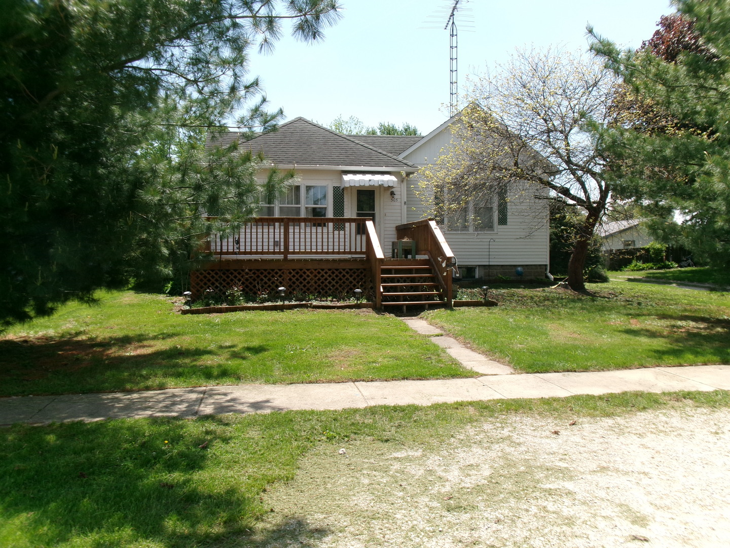 305 W Thomas Street