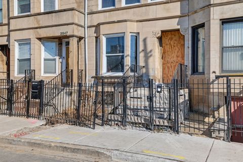 Tiny photo for 3549 S Indiana Avenue, Chicago, IL 60653 (MLS # 12581786)
