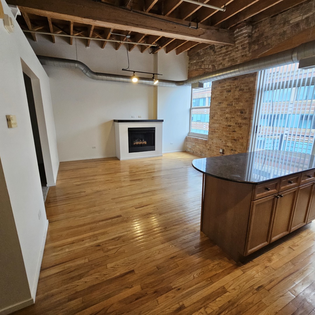 420 S CLINTON Street 607