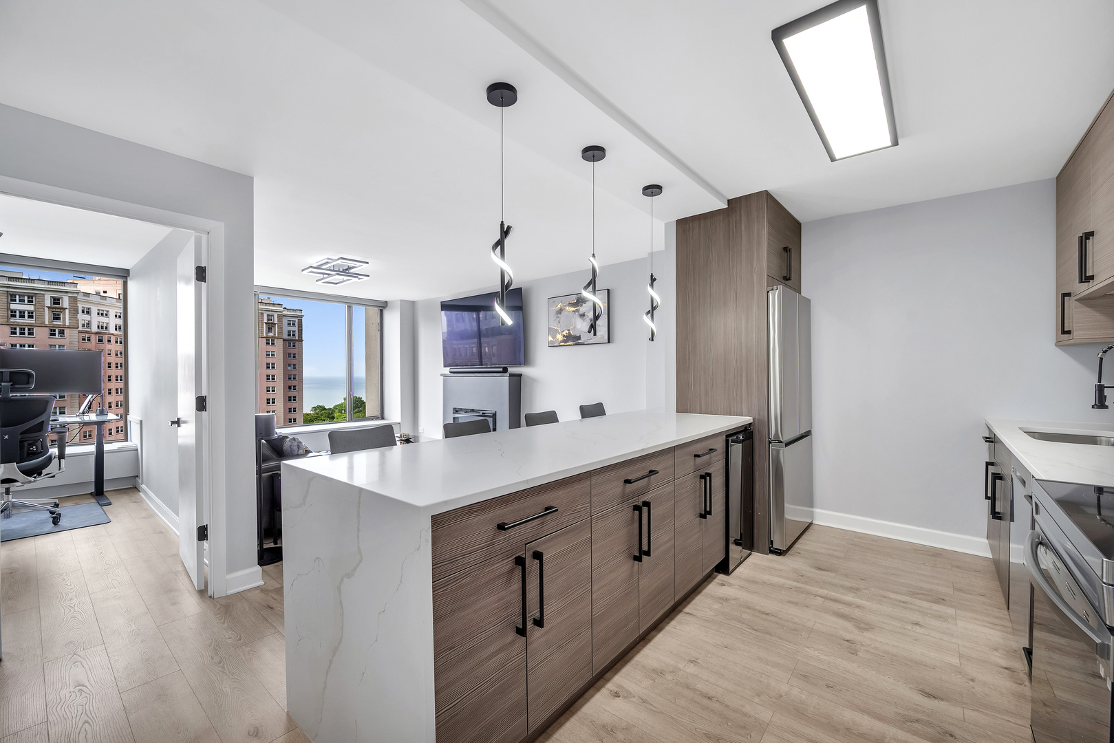 5455 N Sheridan Road 1811