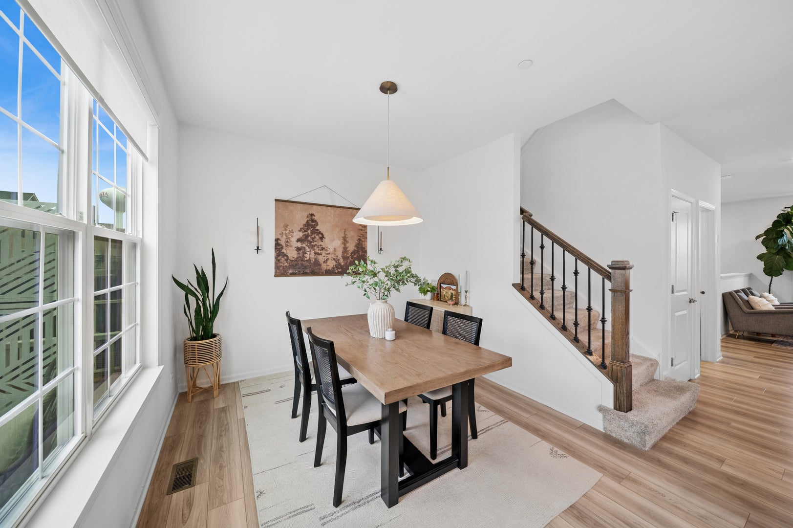 1612 Bentz Way