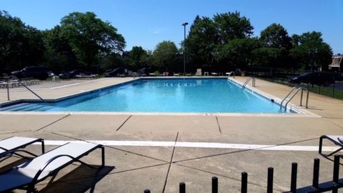 Tiny photo for 2275 COUNTRY CLUB Drive #22, Woodridge, IL 60517 (MLS # 12505322)