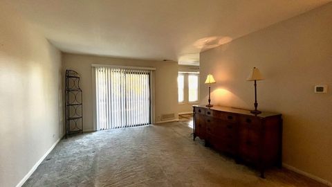 Tiny photo for 2275 COUNTRY CLUB Drive #22, Woodridge, IL 60517 (MLS # 12505322)