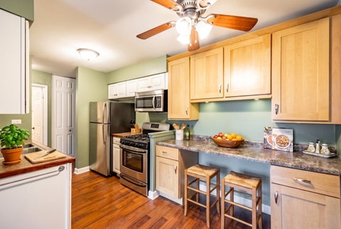 Tiny photo for 1475 Rebecca Drive #208, Hoffman Estates, IL 60169 (MLS # 12751396)