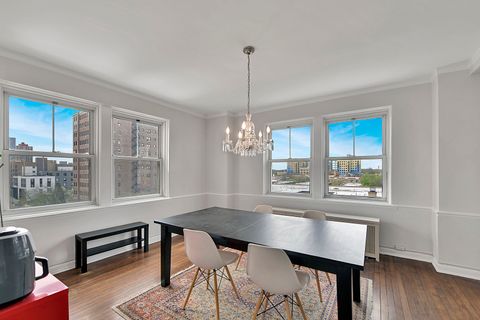 Tiny photo for 5555 N SHERIDAN Road #507, Chicago, IL 60640 (MLS # 12483628)