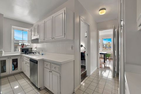 Tiny photo for 5555 N SHERIDAN Road #507, Chicago, IL 60640 (MLS # 12483628)