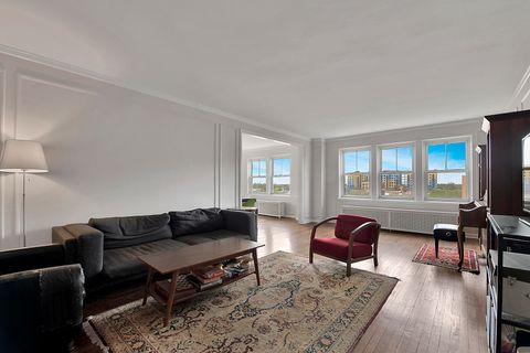 Tiny photo for 5555 N SHERIDAN Road #507, Chicago, IL 60640 (MLS # 12483628)