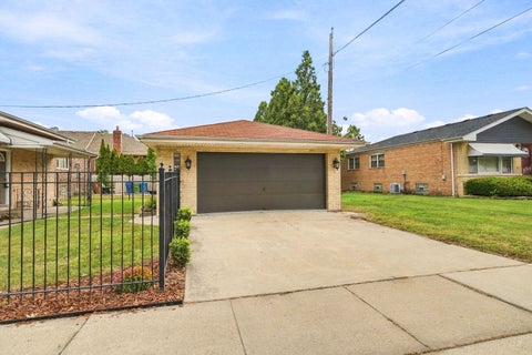 Tiny photo for 10521 Lavergne Avenue, Oak Lawn, IL 60453 (MLS # 12756515)