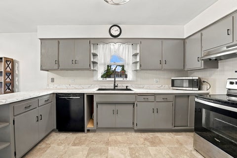 Tiny photo for 10521 Lavergne Avenue, Oak Lawn, IL 60453 (MLS # 12756515)