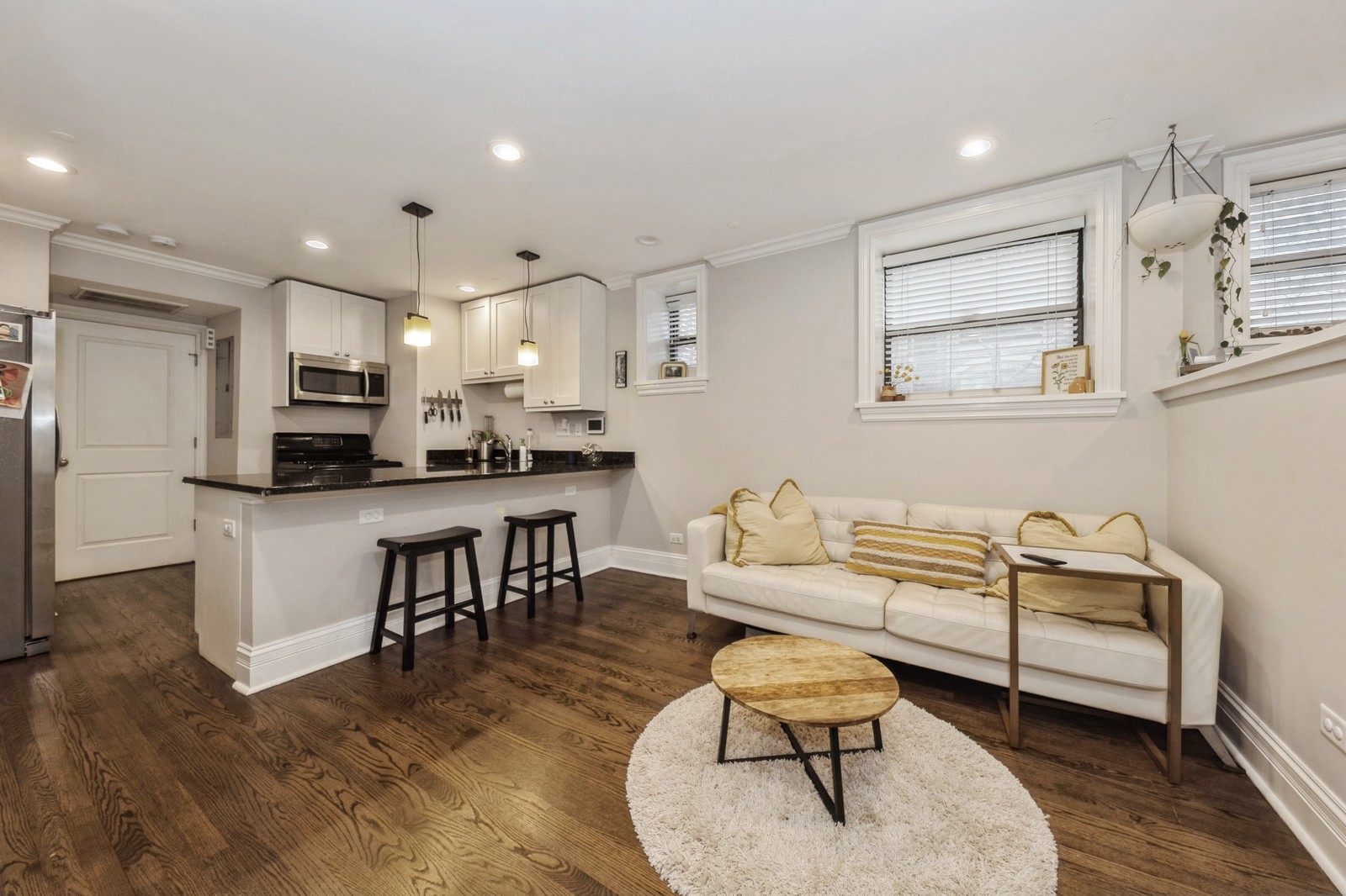 924 W Schubert Avenue G