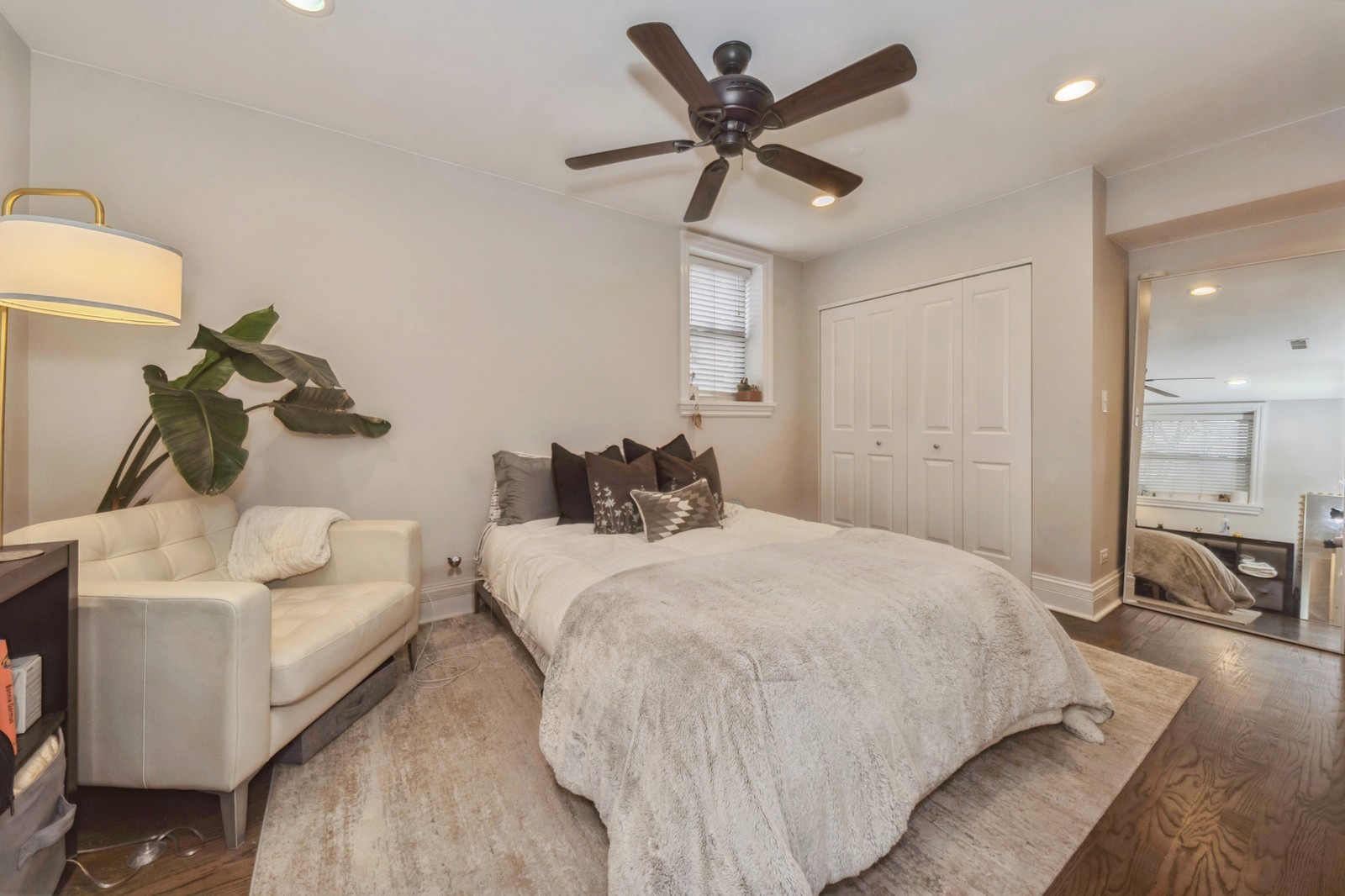 924 W Schubert Avenue G