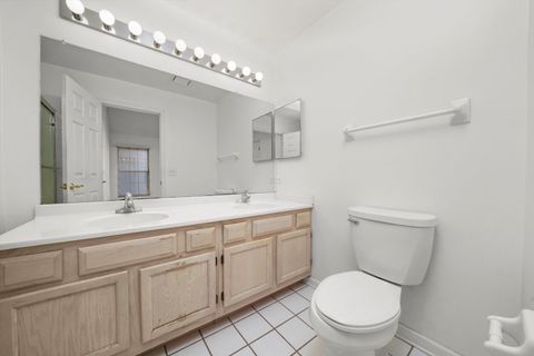 Tiny photo for 114 Woodbury Lane, Lake Bluff, IL 60044 (MLS # 12495914)