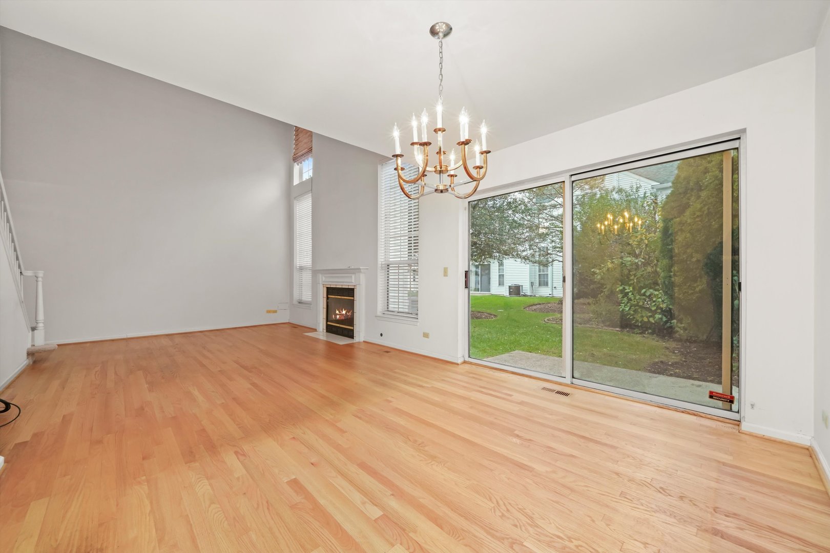 114 Woodbury Lane