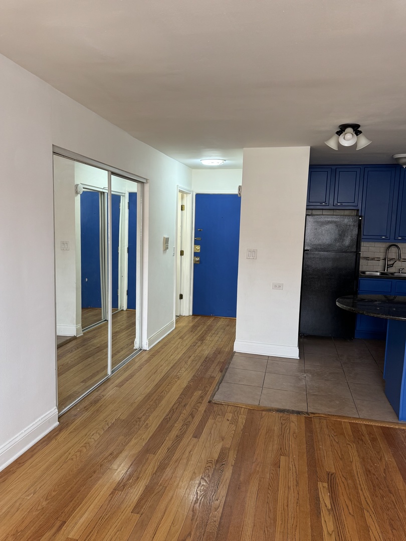 2401 W Balmoral Avenue 3D