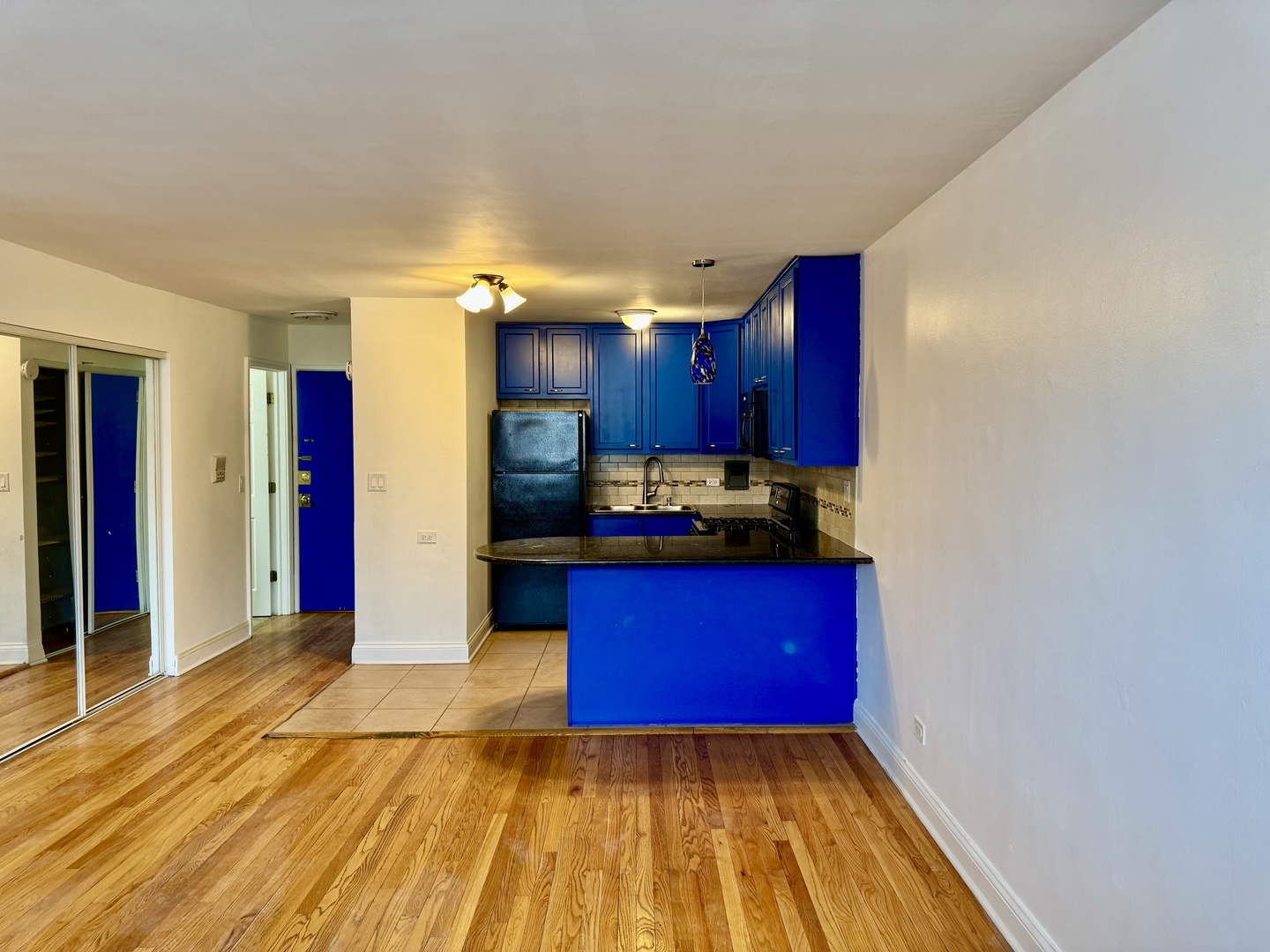 2401 W Balmoral Avenue 3D