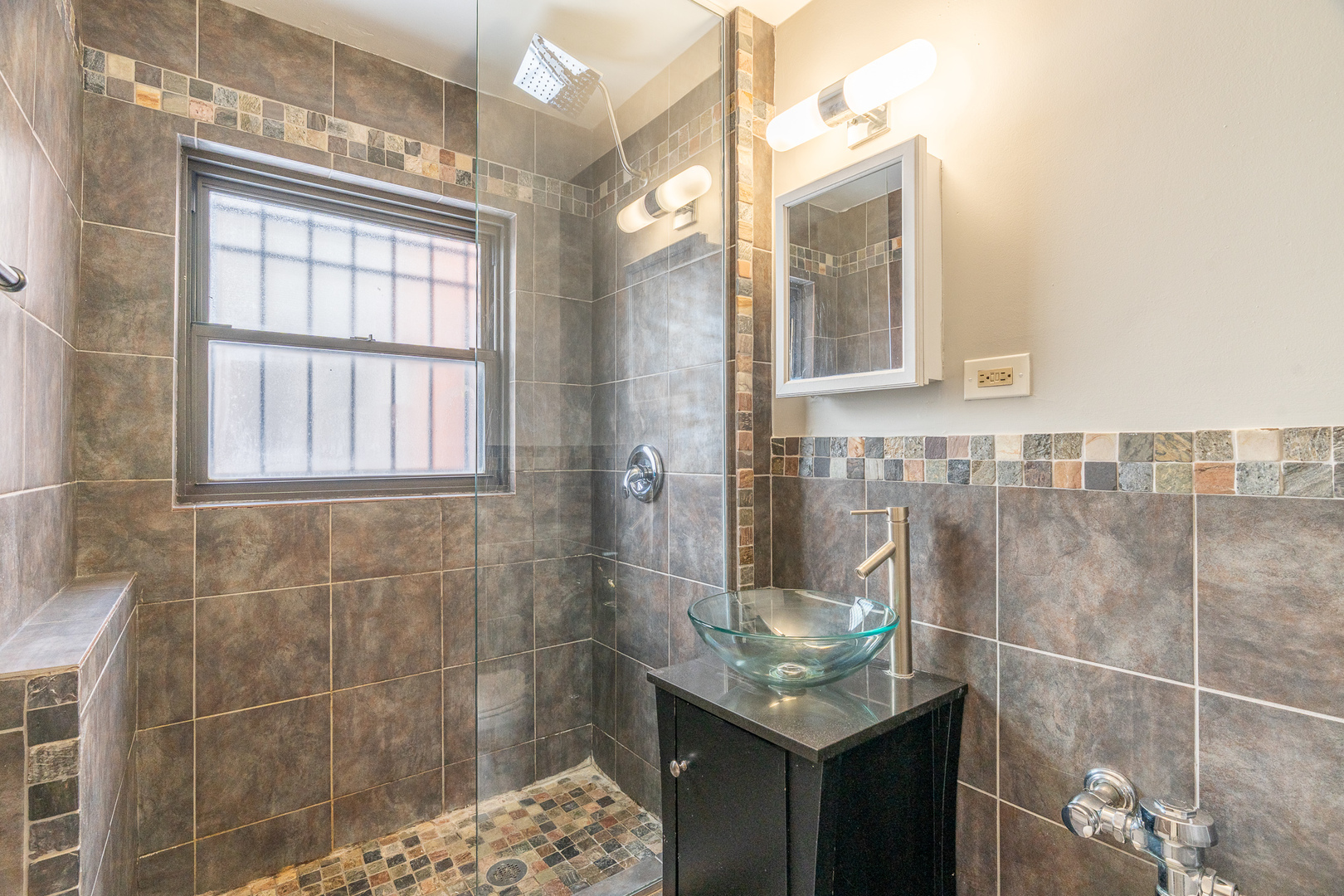 5815 N Sheridan Road PH2