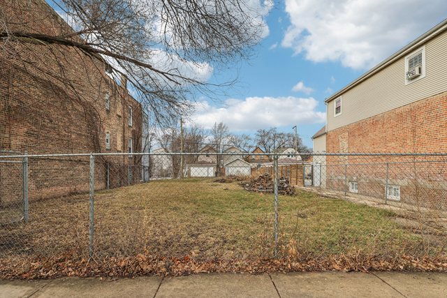 1028 N Hamlin Avenue