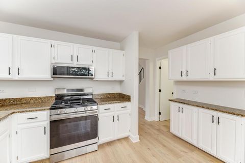 Tiny photo for 2843 Dorothy Drive, Aurora, IL 60504 (MLS # 12557680)