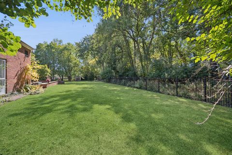 Tiny photo for 32 Meadowview Drive, Northfield, IL 60093 (MLS # 12479842)