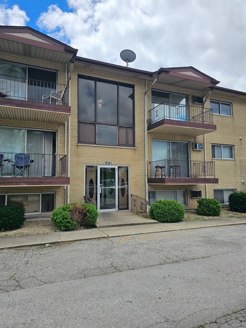Tiny photo for 18361 Glen Oak Avenue #1B, Lansing, IL 60438 (MLS # 12693670)