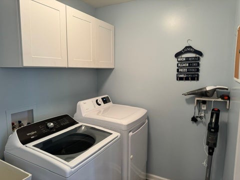 Tiny photo for 318 Piazza Lane, Chatham, IL 62629 (MLS # 12680918)