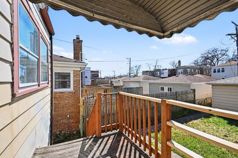 Tiny photo for 4638 N Hamlin Avenue, Chicago, IL 60625 (MLS # 12612300)